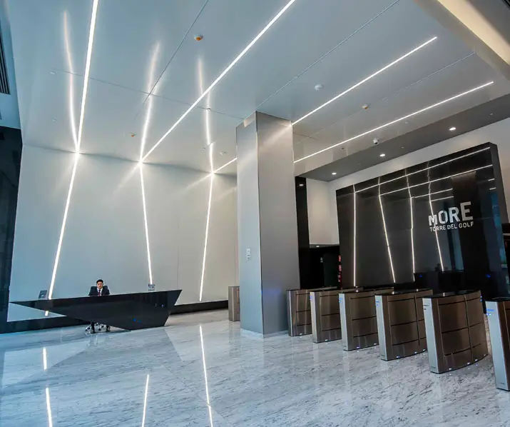 lobby torre golf en el edificio more de oficinas prime en surco para oficinas en venta en surco y de oficinas en alquiler en surco.